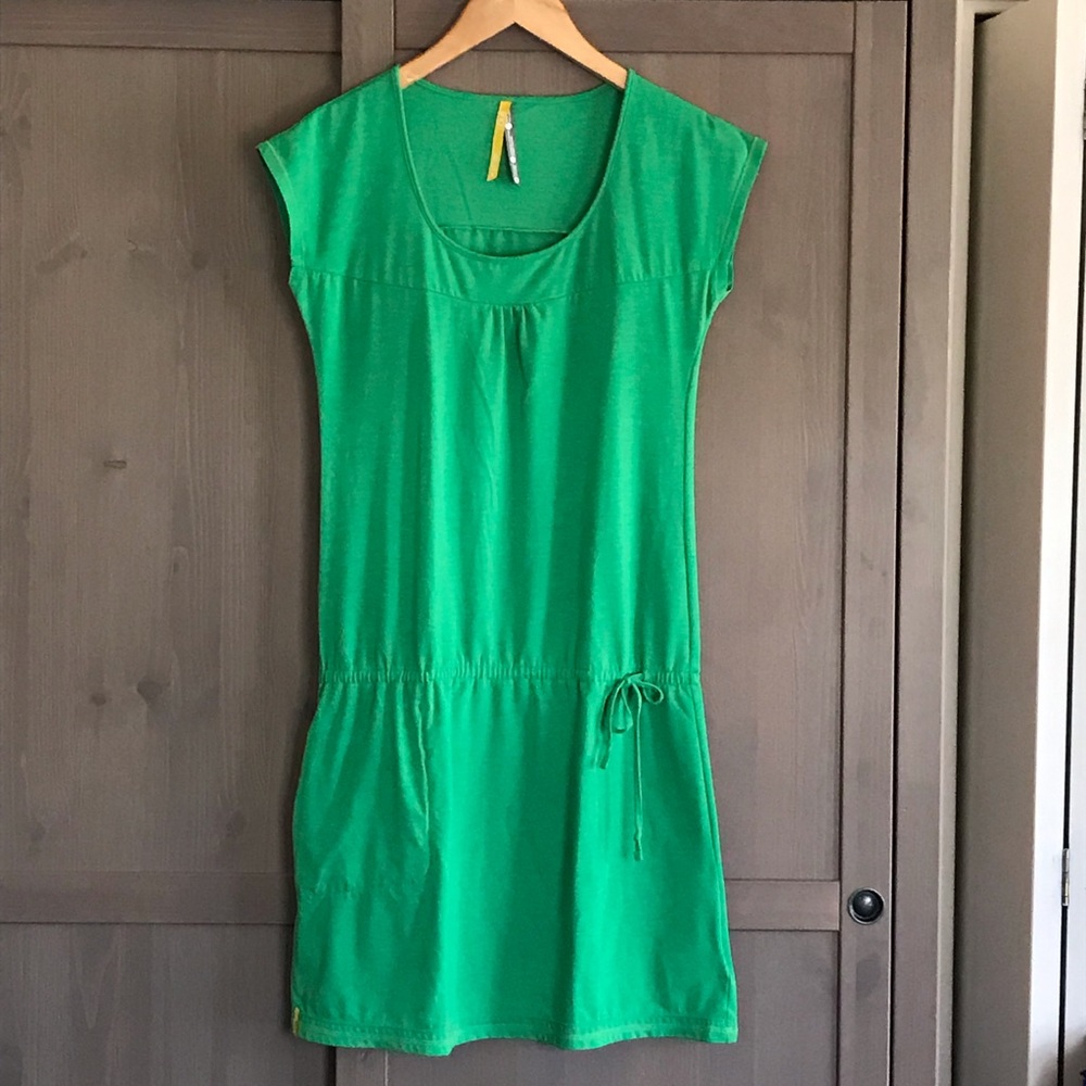 Lole drop waist casual green dress.